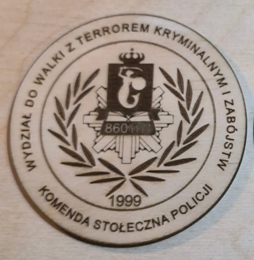 podkładka pod kubek z odznaką Wydziału dw. z Terrorem Kryminalnym i Zabójstw KSP