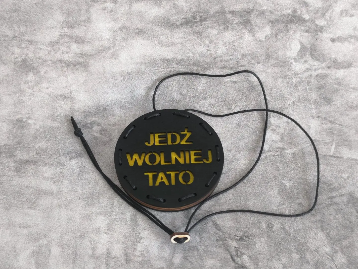 zawieszka zapachowa do auta